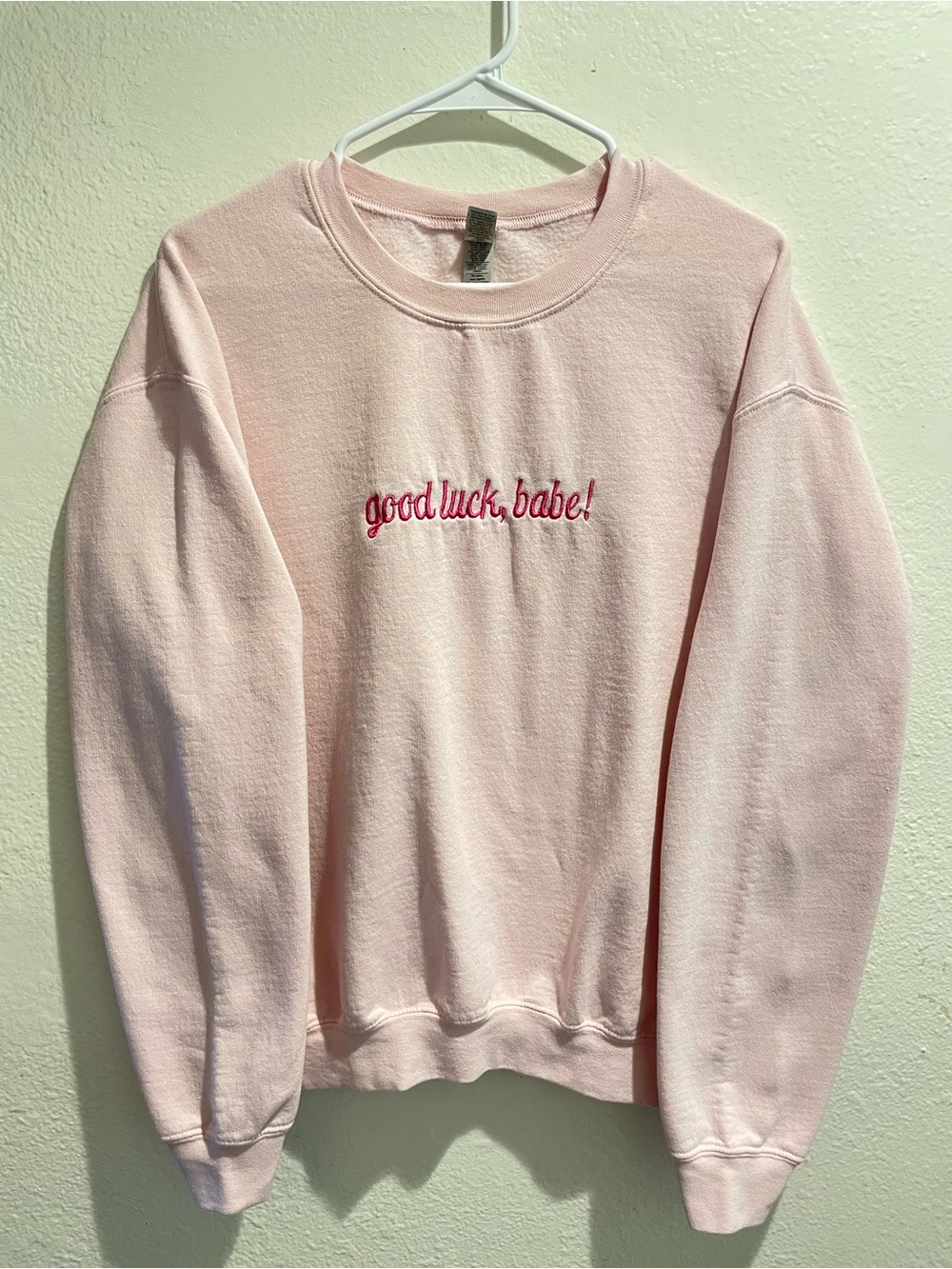 🎀Chappell Roan Good Luck Babe Embroidered Pink Sweatshirt M 🎀